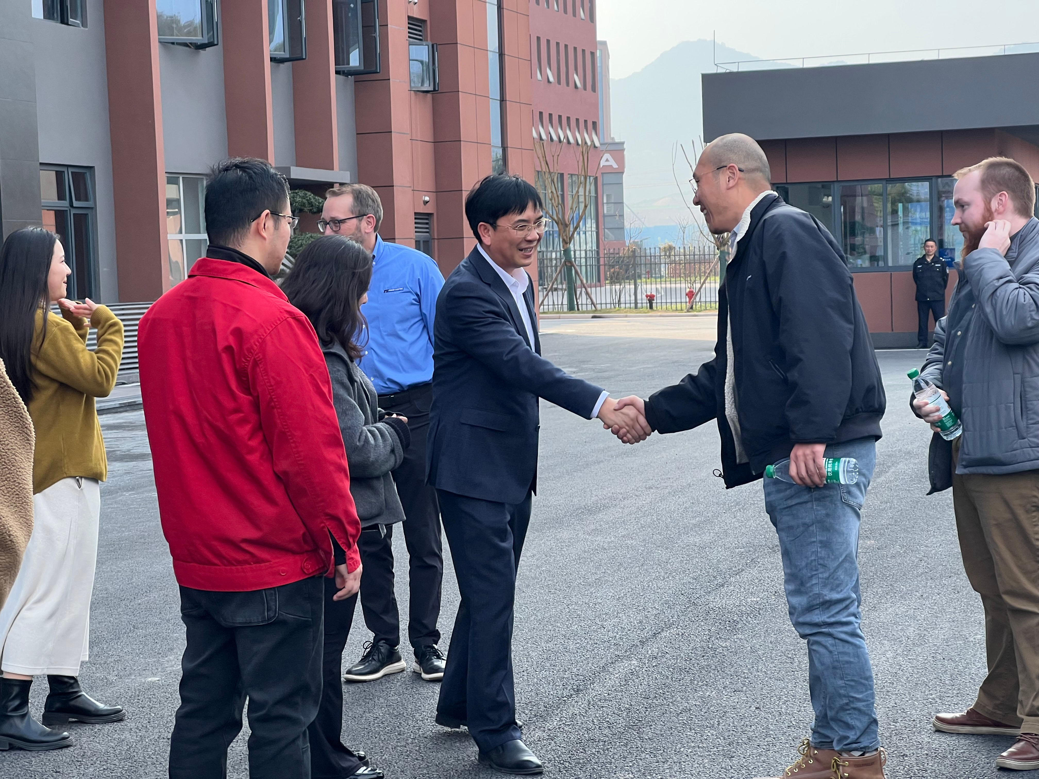 �羳����������������PE��˾�߲������ݰ����˾���н������������������ƶ�˫Ӯ����